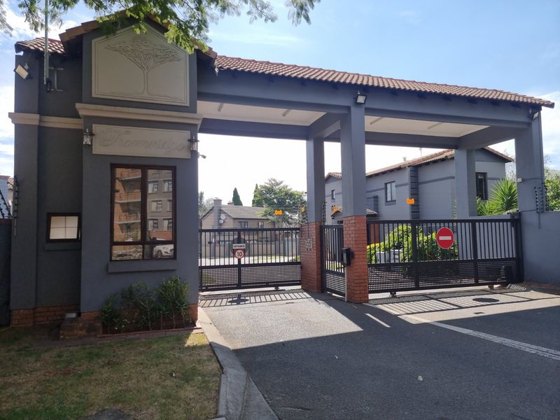 3 Bed &  2.5 Bath Security Estate - Photo 3