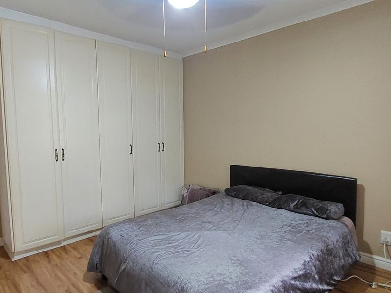 Secure and Private Home in Kloof - Photo 10