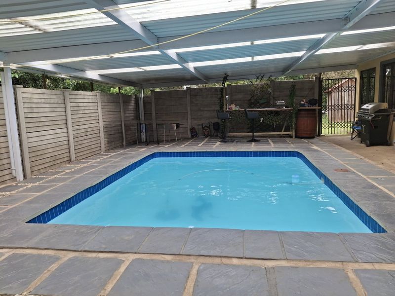 Secure and Private Home in Kloof - Photo 2