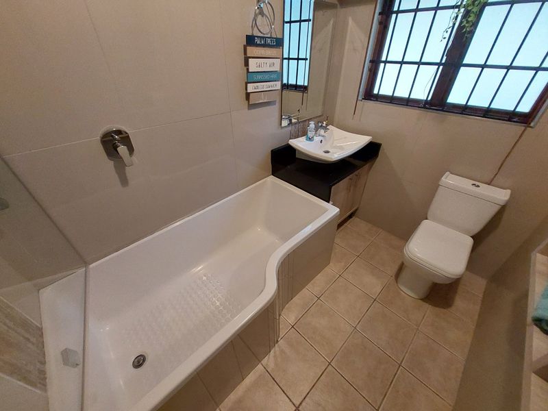 Secure and Private Home in Kloof - Photo 9