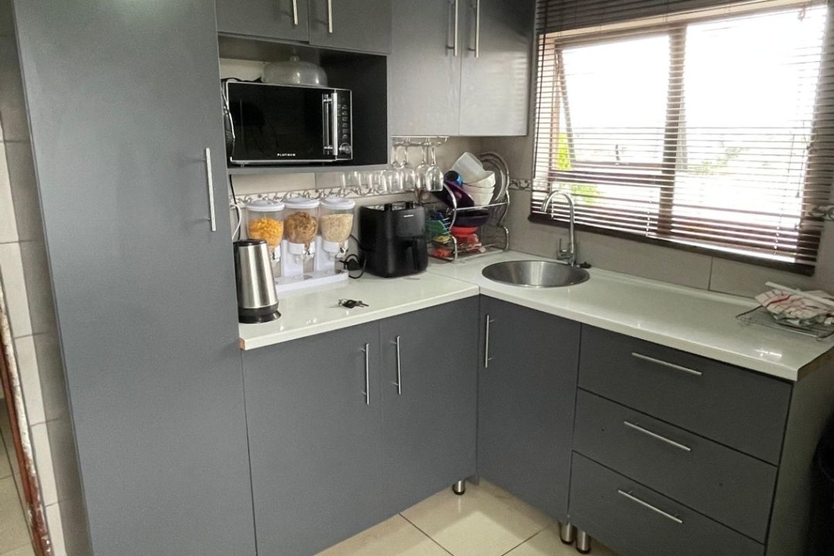 2 Bedroom House for Sale in Mdantsane - Photo 4