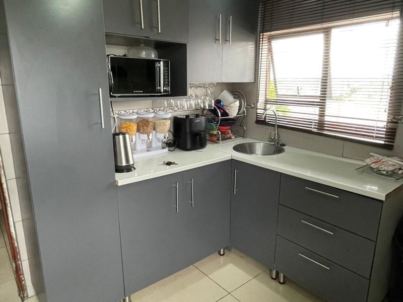 2 Bedroom House for Sale in Mdantsane - Photo 4