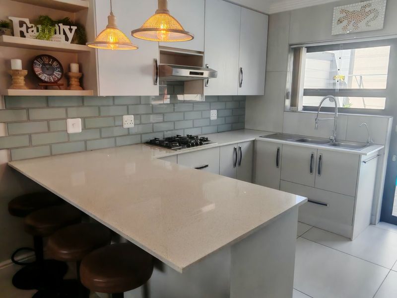 Stylish Hartenbos Duplex Near River and Ocean - Photo 9