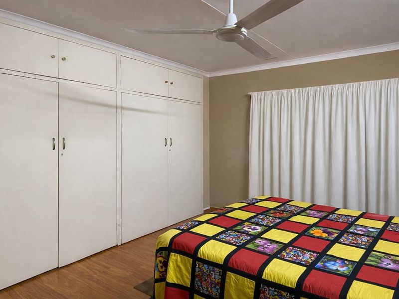 3-Bedroom family home with a 2-bedroom flat in Flora Gardens - Photo 6