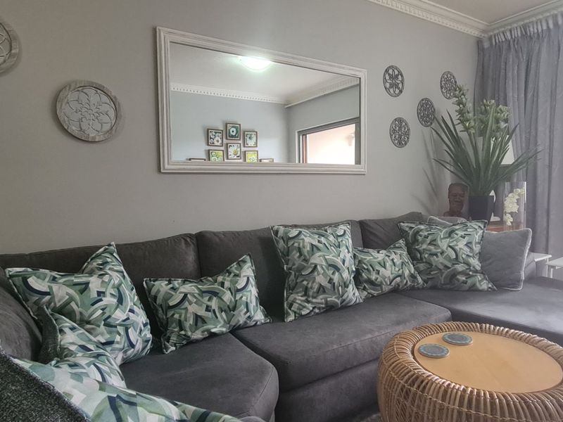 2 bed ground floor apartment for sale in Morningside, Sandton - Photo 8