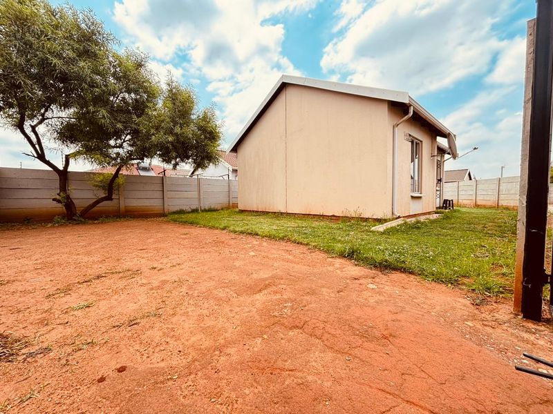 Affordable 2-Bedroom Gem in Sky City – Your Perfect Starter Home! - Photo 3