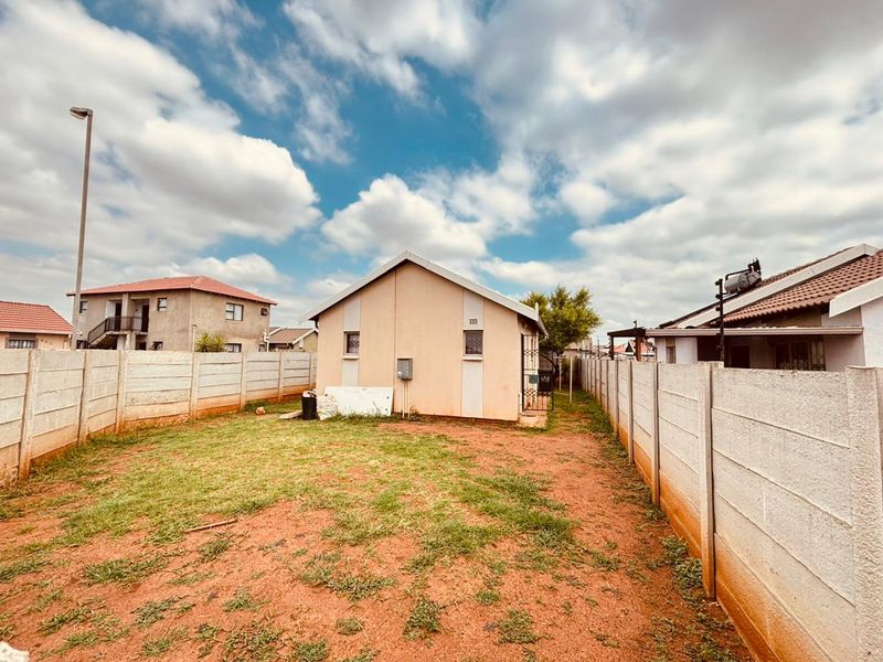 Affordable 2-Bedroom Gem in Sky City – Your Perfect Starter Home! - Photo 2