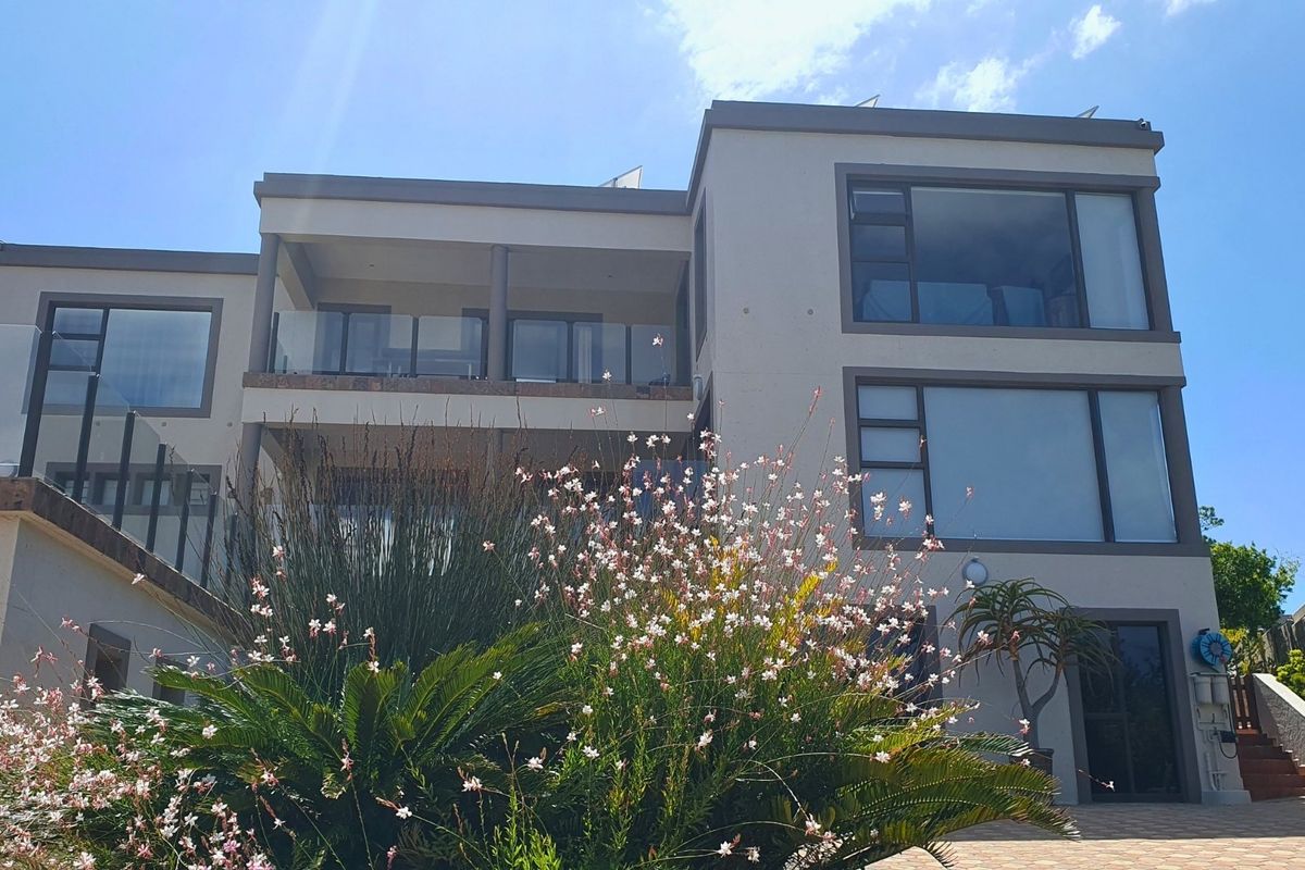 Three-Level Coastal Home with Spectacular Ocean Views - Photo 2