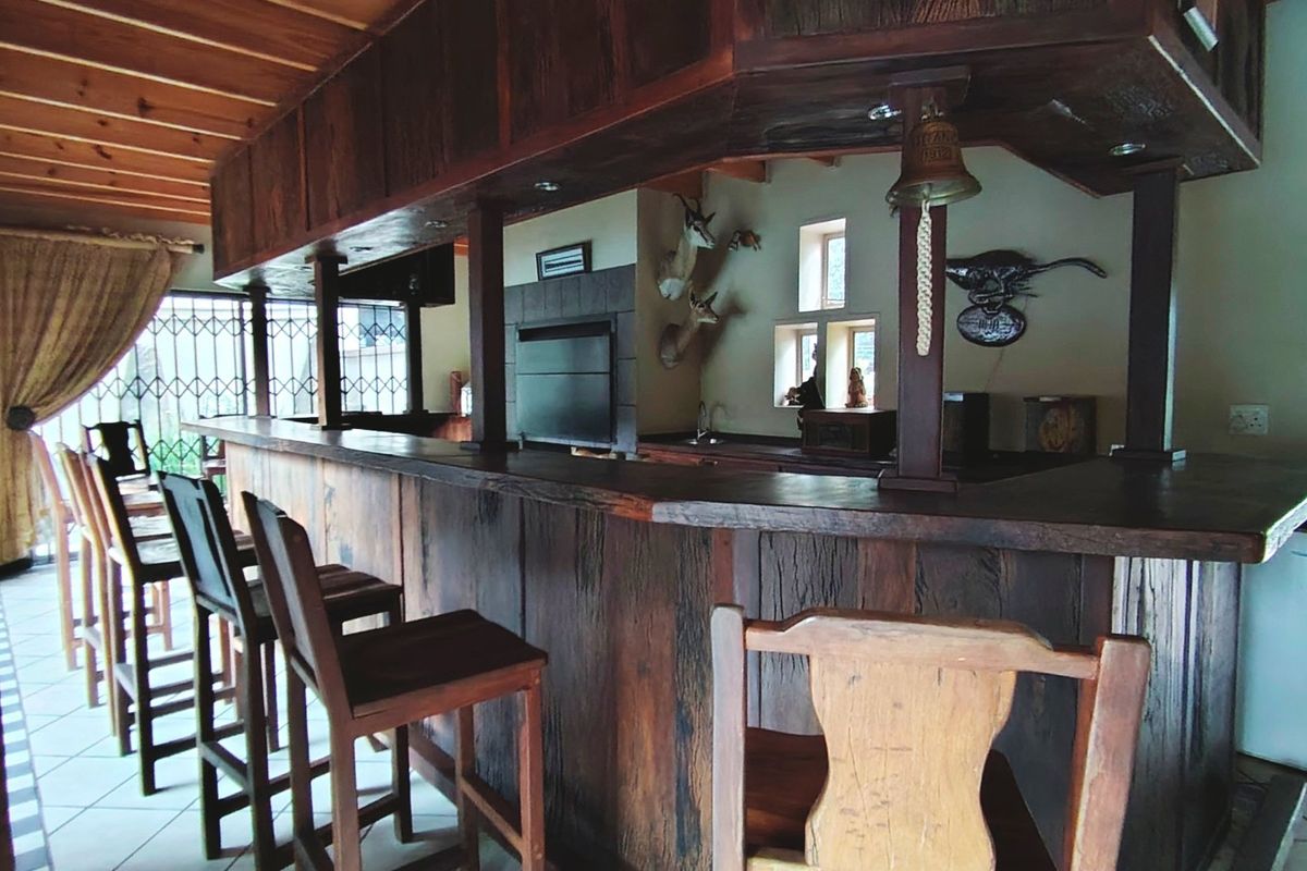 Exceptional Family Home with Multiple Living Areas in SW 5 - Photo 2