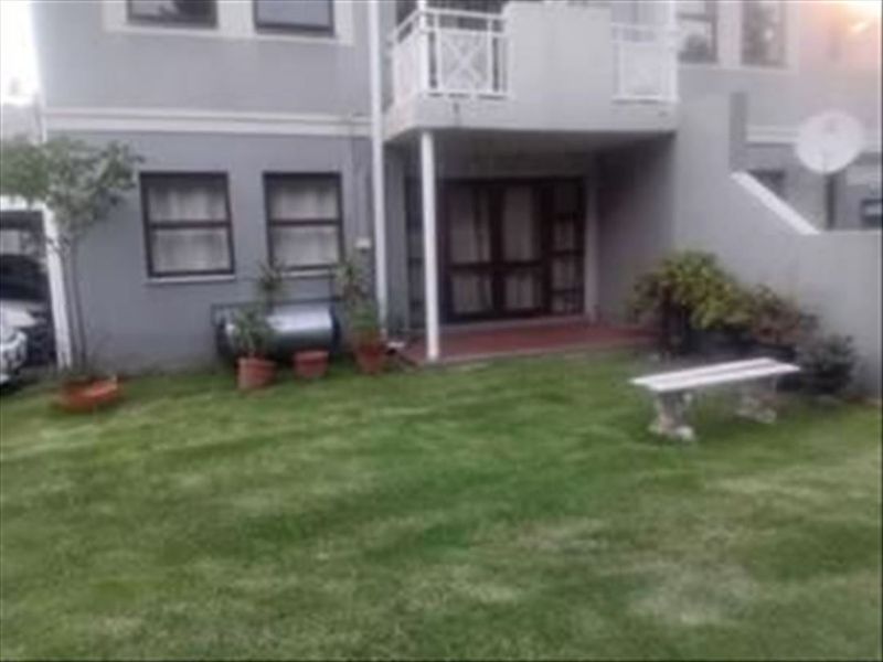 Comfortable Home with Pool and Carport - Photo 3