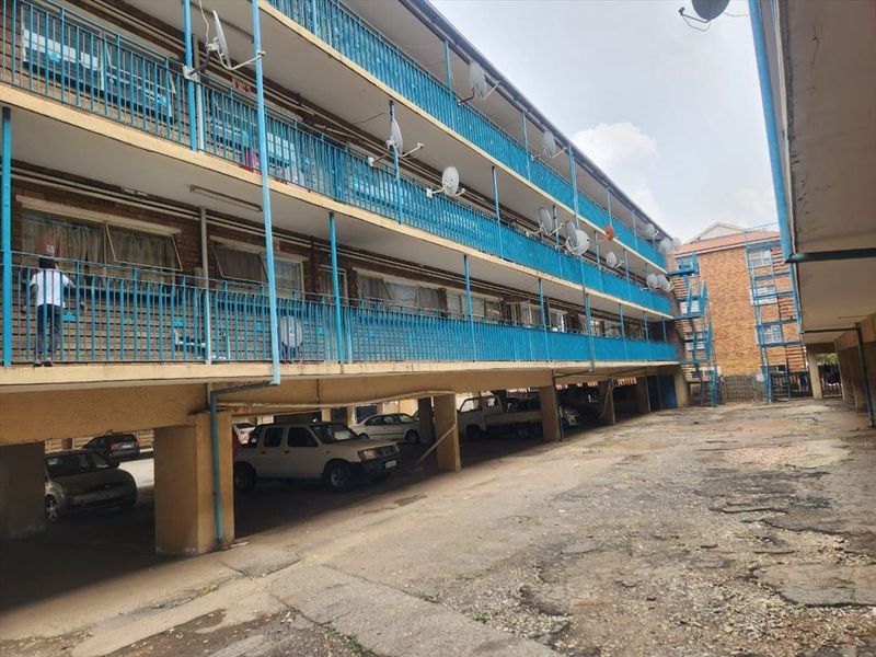 Welcoming Three-Bedroom Family Home - Photo 3