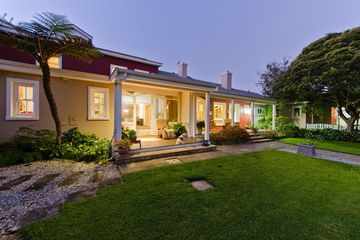 Prime Investment Opportunity – Dual Living Home with & B&B - Photo 2