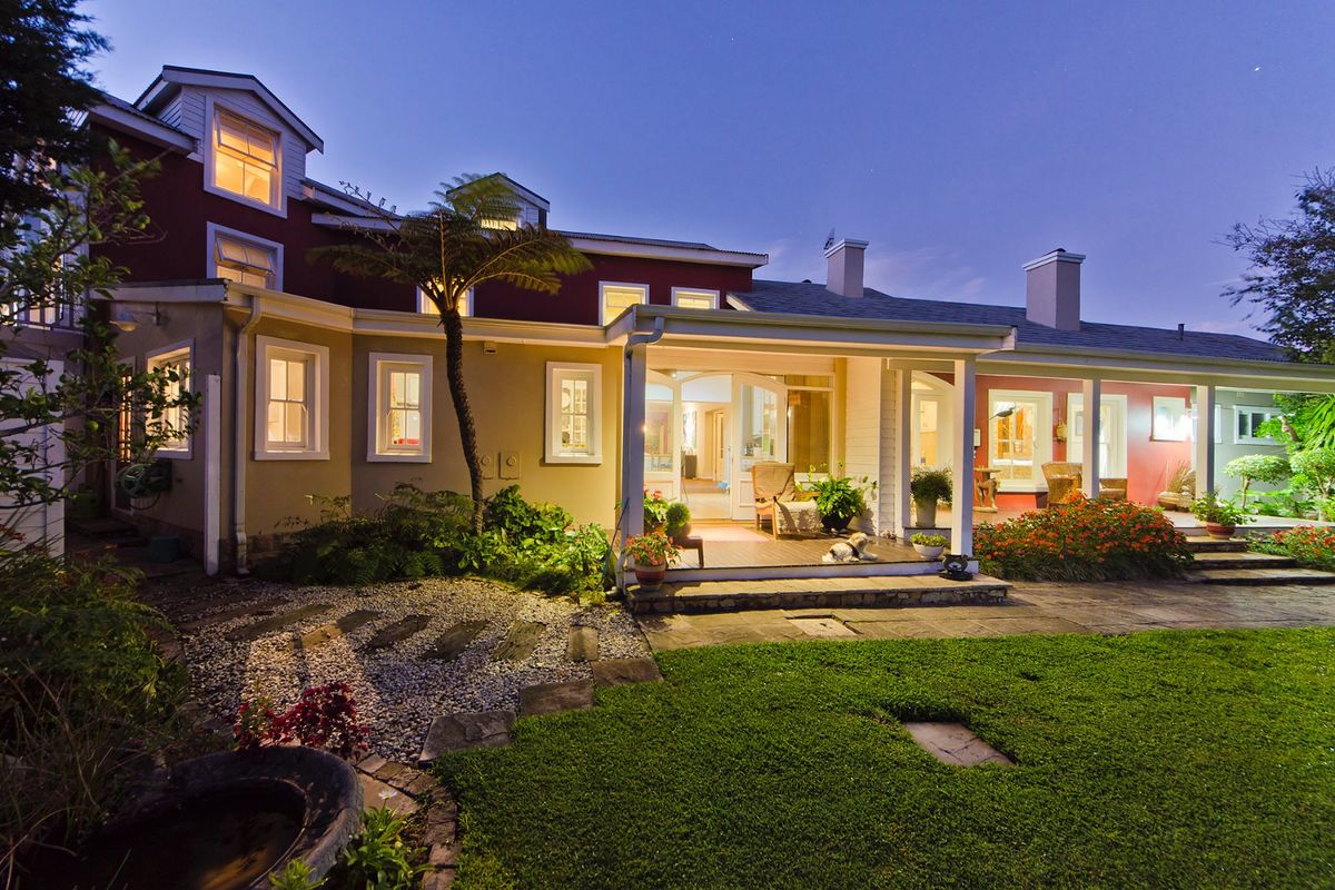 Prime Investment Opportunity – Dual Living Home with & B&B - Photo 3