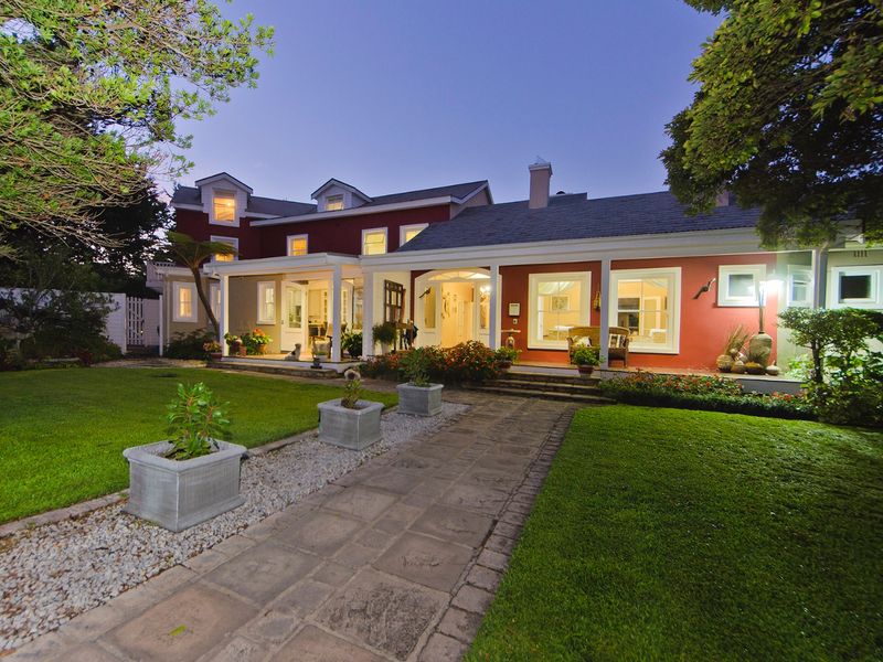 Prime Investment Opportunity – Dual Living Home with a B&B - Photo 1