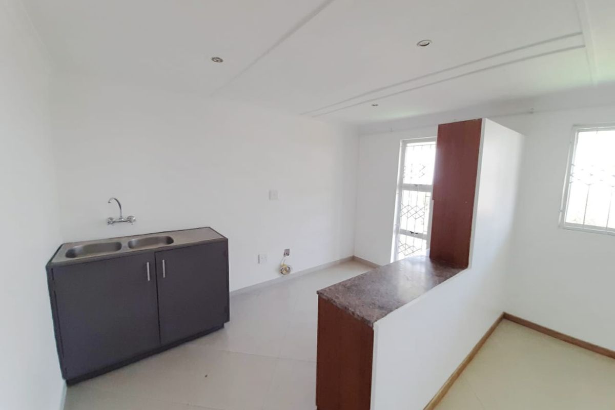 Well-Positioned 3-Bedroom Apartment To Let in Stanger Heights - Photo 2