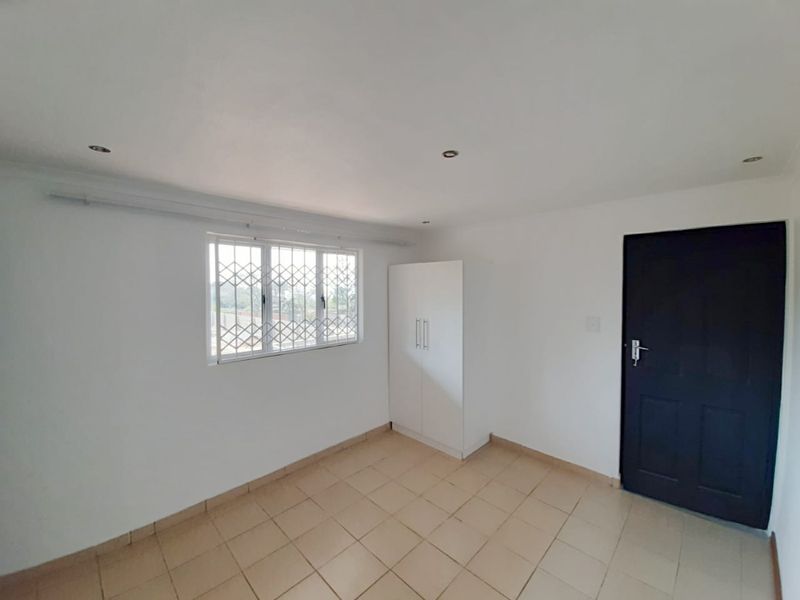 Well-Positioned 3-Bedroom Apartment To Let in Stanger Heights - Photo 7