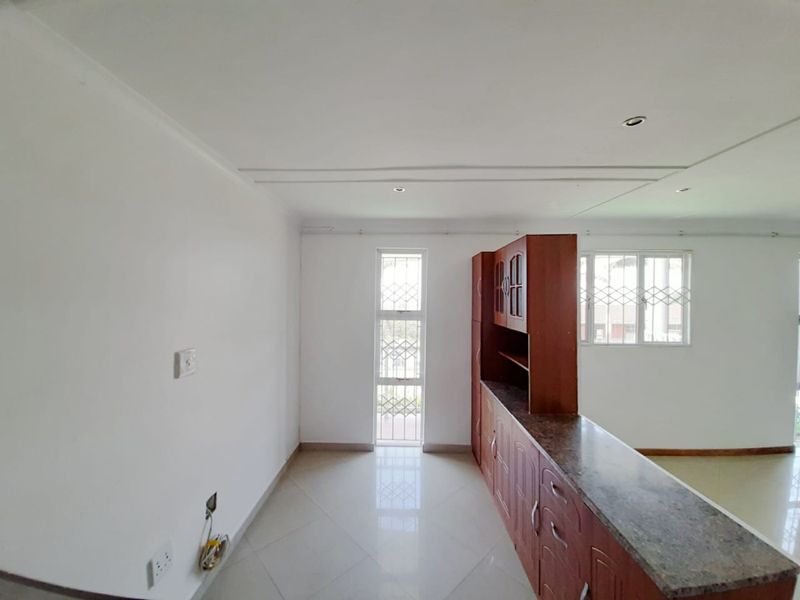 Well-Positioned 3-Bedroom Apartment To Let in Stanger Heights - Photo 3