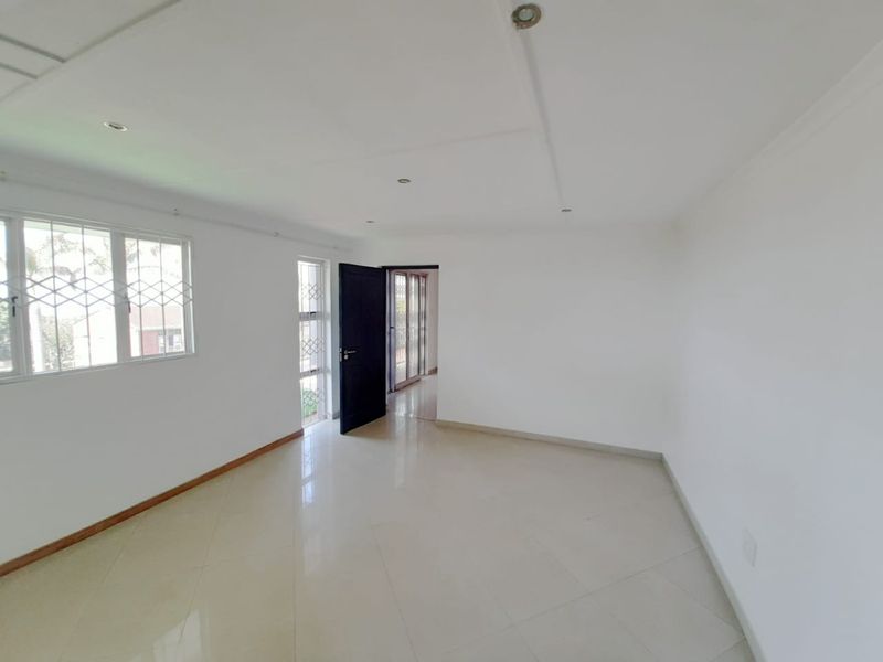 Well-Positioned 3-Bedroom Apartment To Let in Stanger Heights - Photo 4