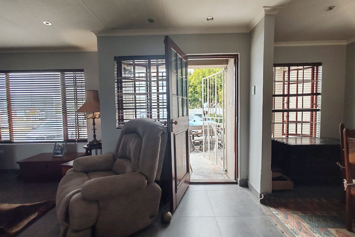 High-Visibility Property with Exceptional Work From Home & Income Potential - Photo 3