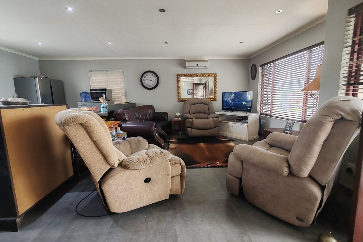 High-Visibility Property with Exceptional Work From Home & Income Potential - Photo 5