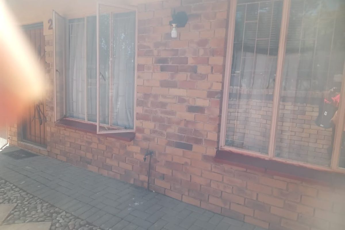 Perfect Starter Home or Investment Opportunity - Photo 2