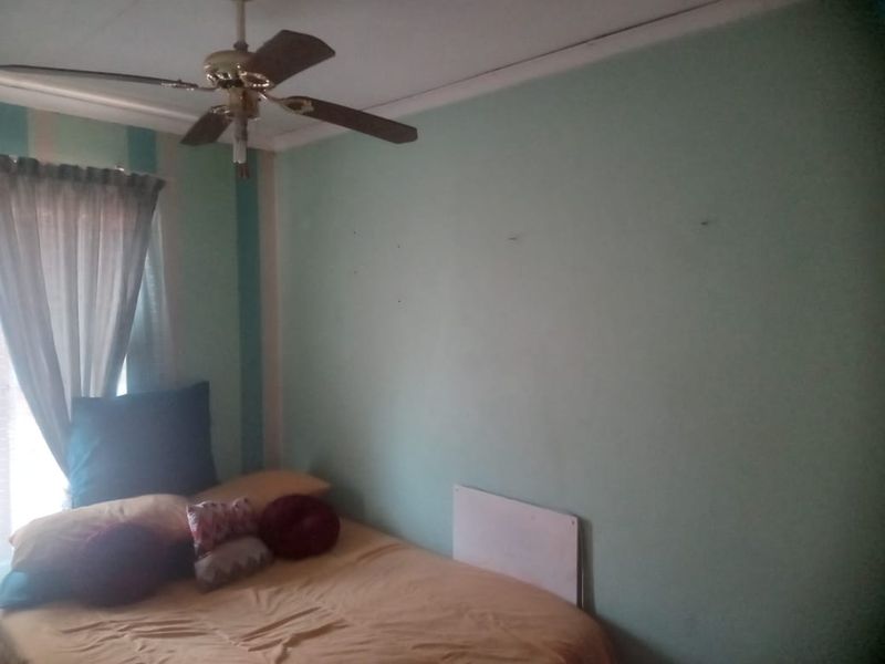 Perfect Starter Home or Investment Opportunity - Photo 5