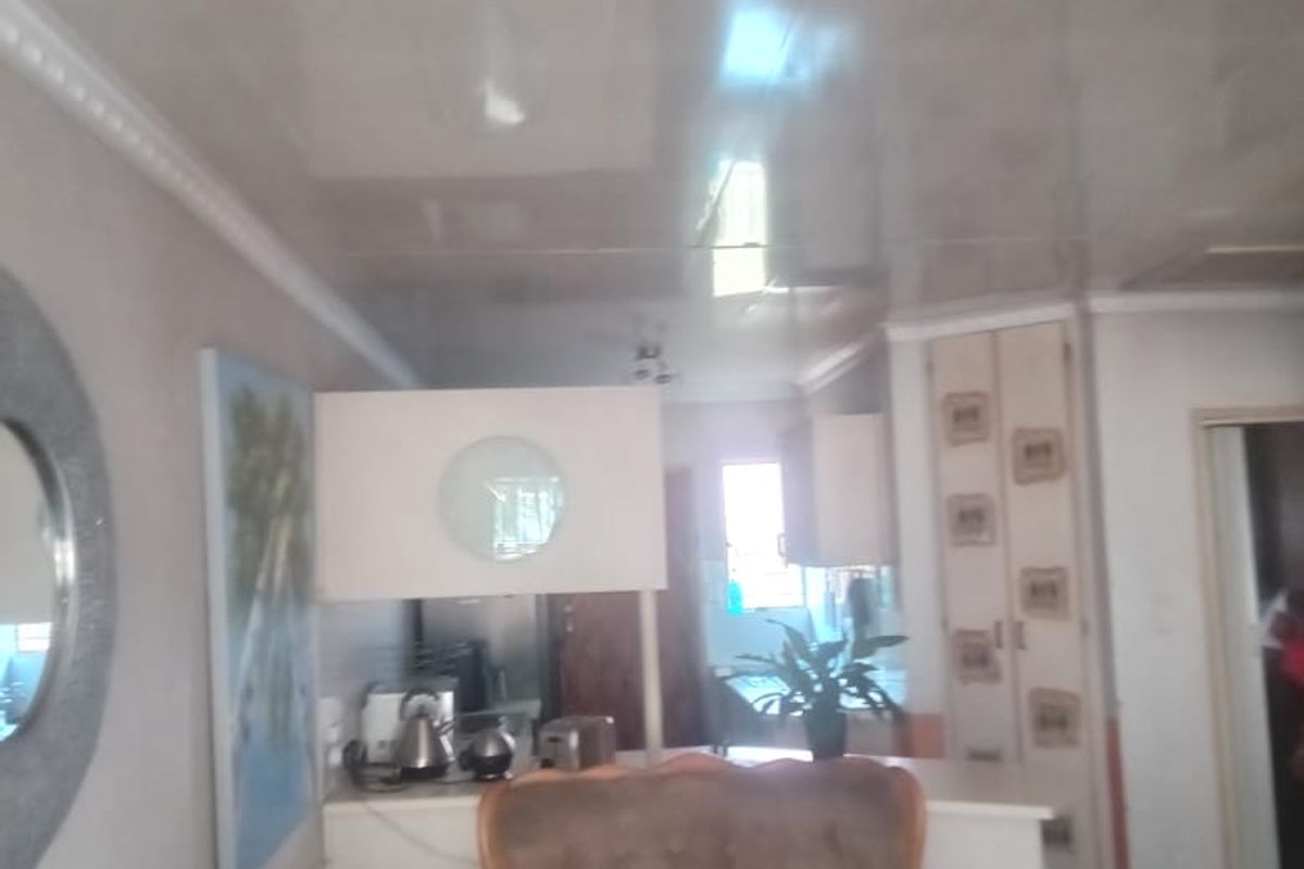 Perfect Starter Home or Investment Opportunity - Photo 3