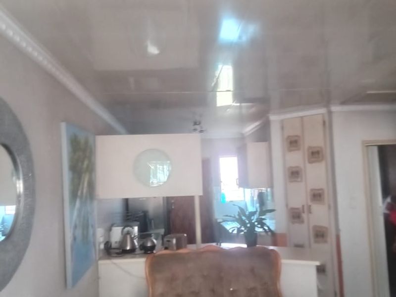 Perfect Starter Home or Investment Opportunity - Photo 3