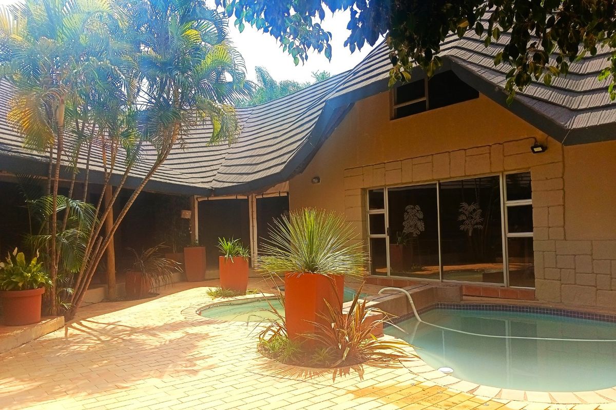 Rated "PG" - Perfectly Grand! - Photo 2