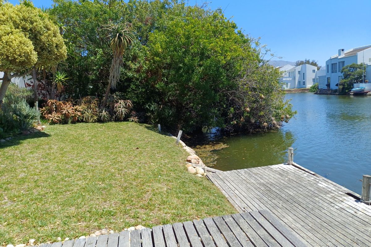 ESCAPE TO THESE TRANQUIL WATERWAYS OF MARINA DA GAMA - Photo 3