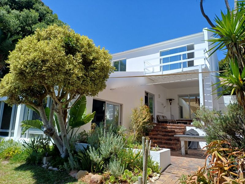 ESCAPE TO THESE TRANQUIL WATERWAYS OF MARINA DA GAMA - Photo 1
