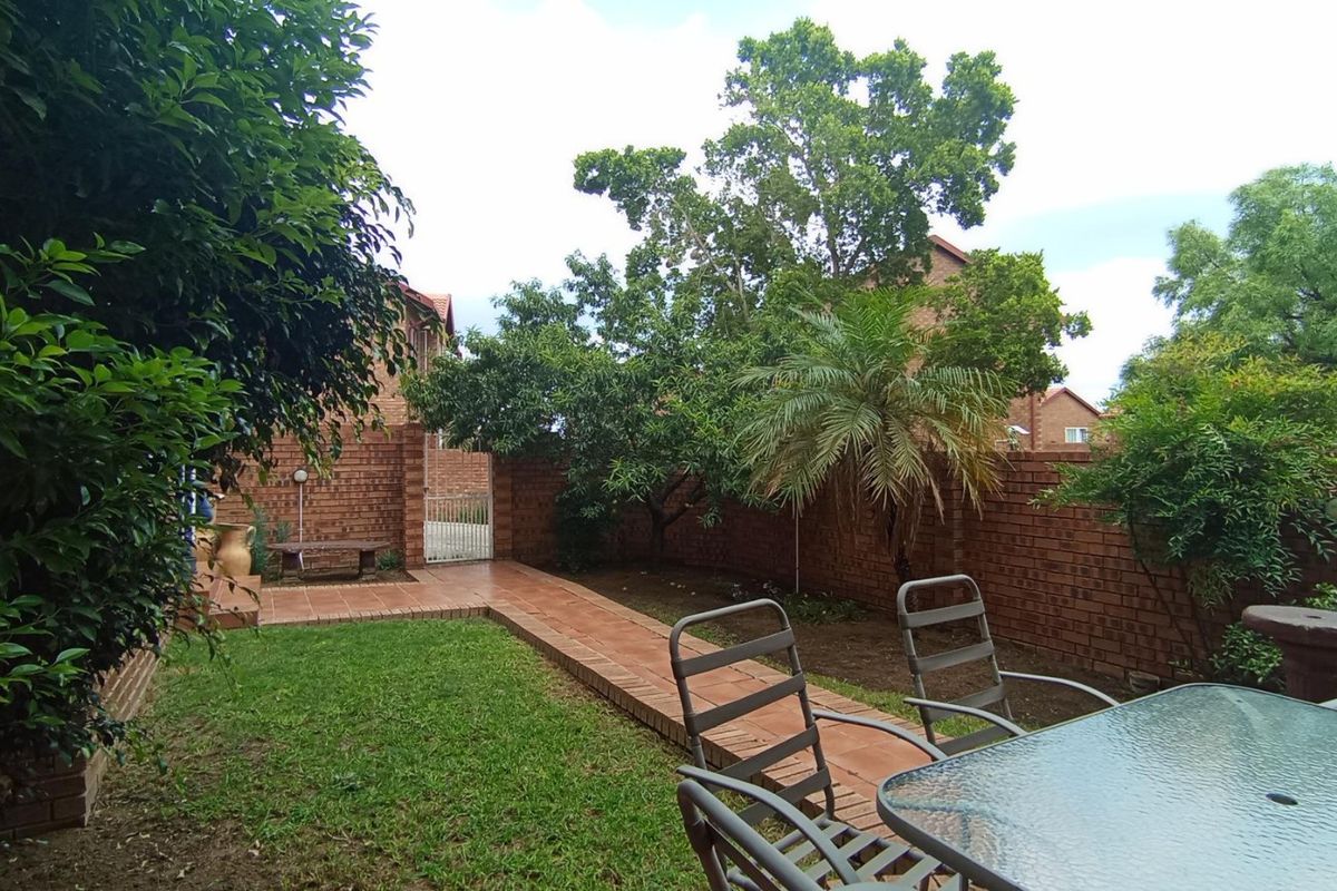 2 Bed Apartment in The Reeds for Sale - Photo 3