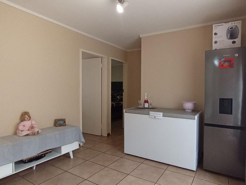 2 Bed Apartment in The Reeds for Sale - Photo 10