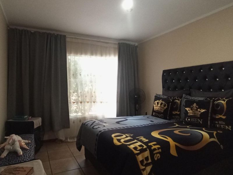 2 Bed Apartment in The Reeds for Sale - Photo 9