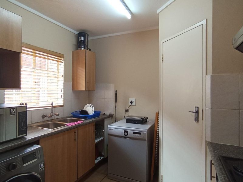 2 Bed Apartment in The Reeds for Sale - Photo 8