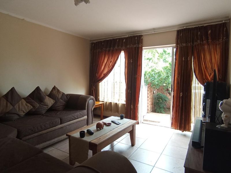 2 Bed Apartment in The Reeds for Sale - Photo 4