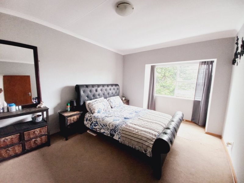 Spacious 2-Bedroom, 2-Bathroom Duplex Townhouse Priced to Sell in a Secure Complex - Photo 9