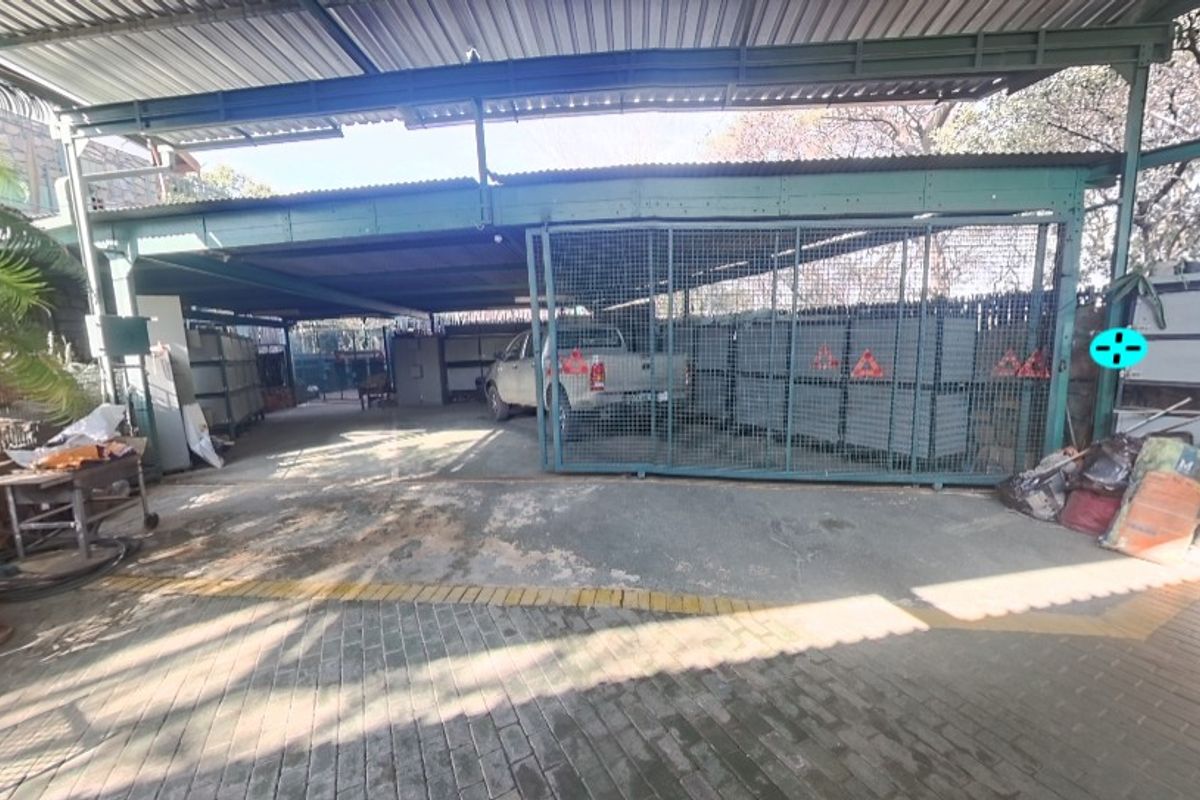 Versatile Property in Elandrand | 1230m2 Erf | Ideal for Families or Investors- Estimated Monthly Rental Income R17 000 - R20 000 - Photo 4