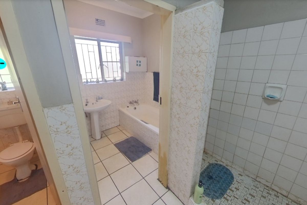 Versatile Property in Elandrand | 1230m2 Erf | Ideal for Families or Investors- Estimated Monthly Rental Income R17 000 - R20 000 - Photo 5