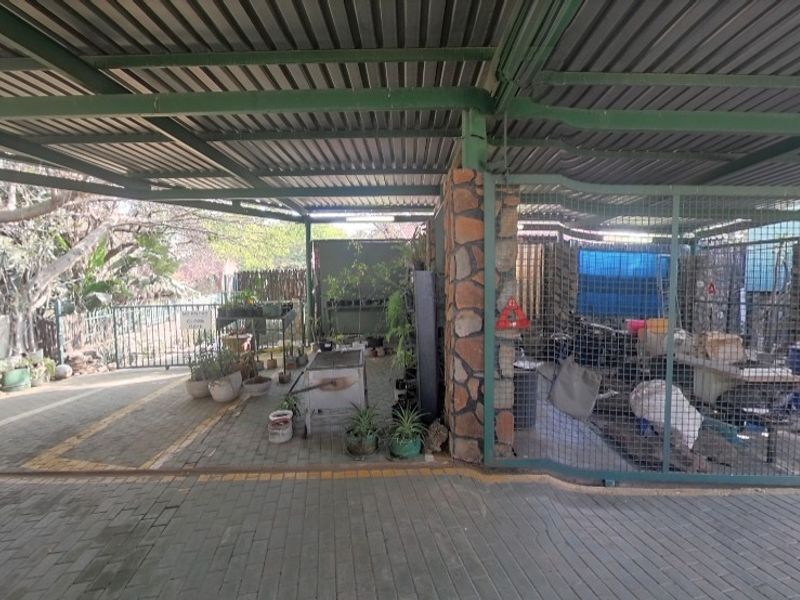 Versatile Property in Elandrand | 1230m2 Erf | Ideal for Families or Investors- Estimated Monthly Rental Income R17 000 - R20 000 - Photo 8