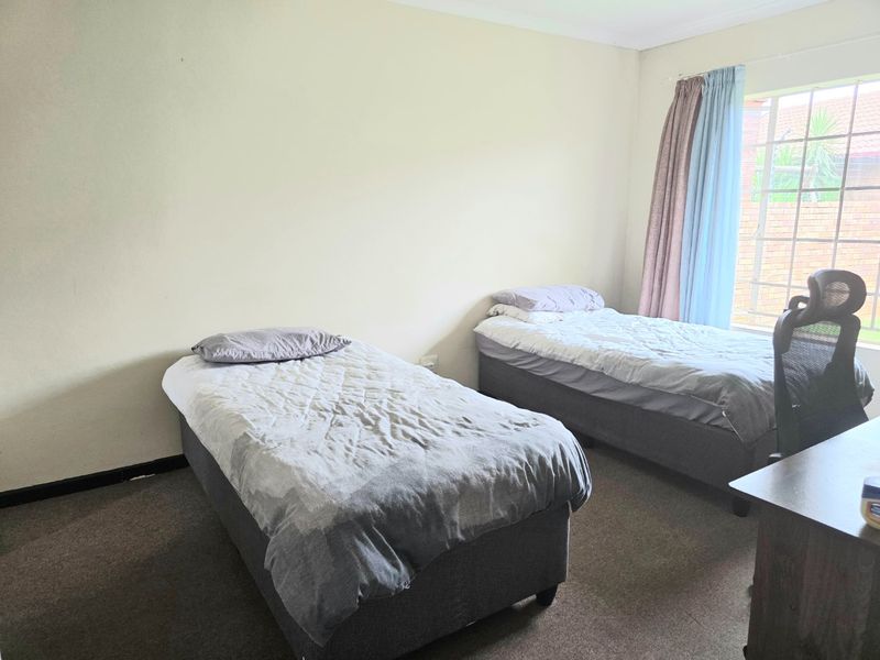 BEAUTIFUL CORNER SIMPLEX IN THE HEART OF MEYERSPARK - Photo 5