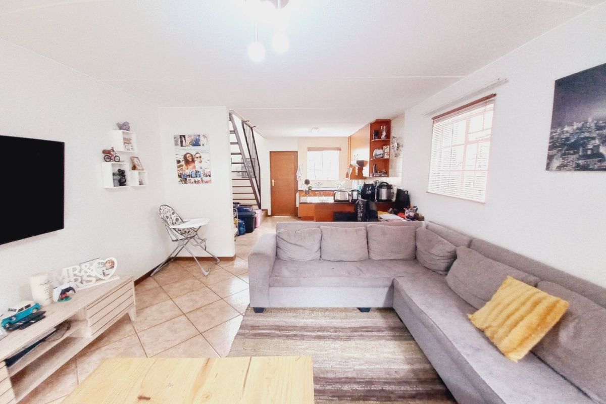 Charming 2-Bedroom Duplex Offering Private Garden Living in a Secure Complex - Photo 5