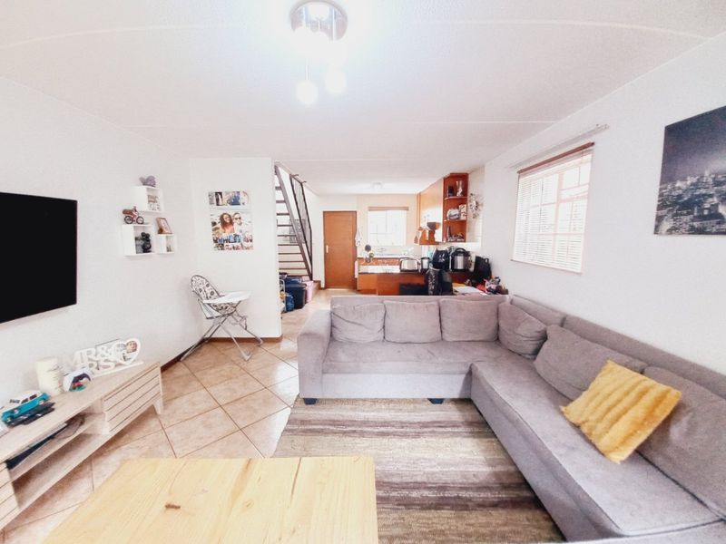 Charming 2-Bedroom Duplex Offering Private Garden Living in a Secure Complex - Photo 5