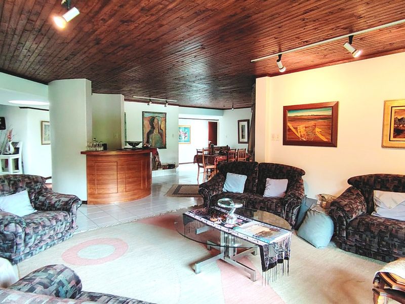 Charming Family Home with Exceptional features in SE3 - Photo 9