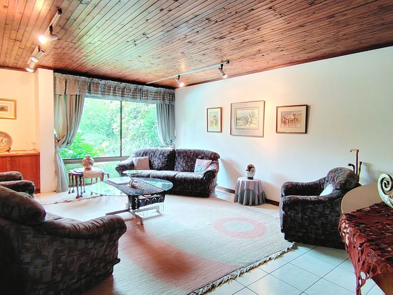 Charming Family Home with Exceptional features in SE3 - Photo 6