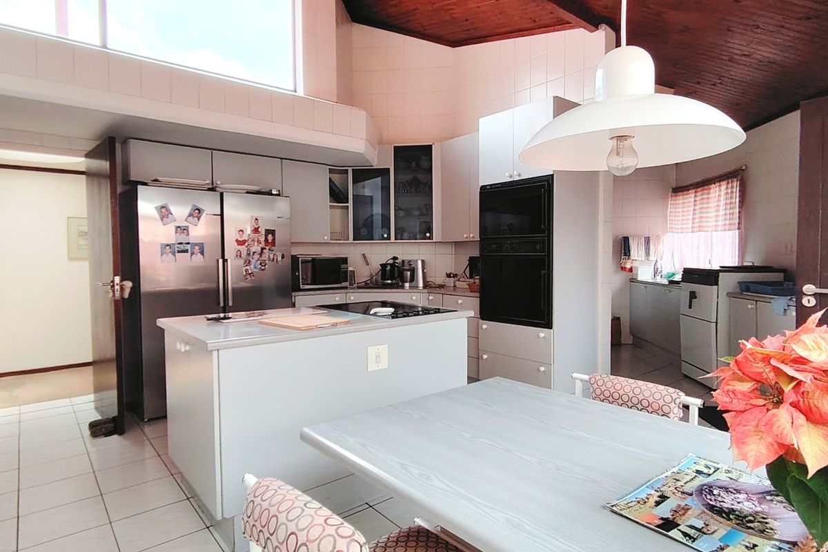 Charming Family Home with Exceptional features in SE3 - Photo 4