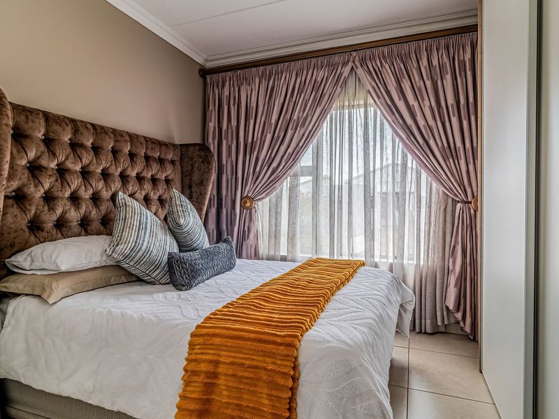 Renovated 1st floor Apartment For Sale in Waterstone Park - Photo 4