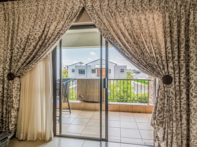 Renovated 1st floor Apartment For Sale in Waterstone Park - Photo 9