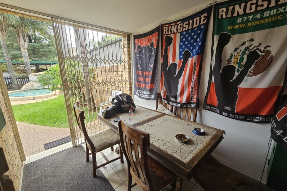 Charming 3-Bedroom Cluster with Private Pool & Pet-Friendly Living - Photo 5