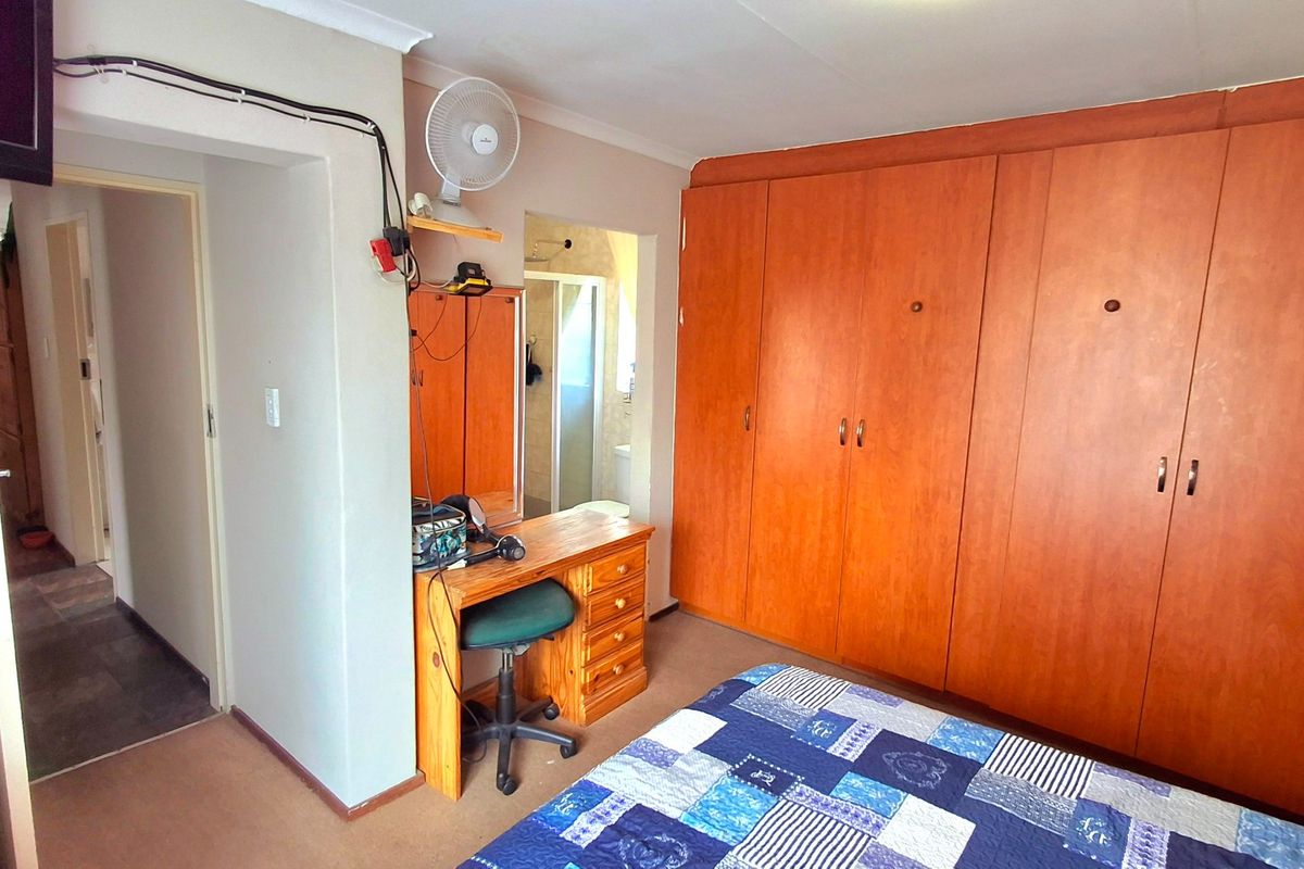 3-Bedroom, 2-Bathroom Townhouse Located in a Popular Security Complex in Vaalpark - Photo 3